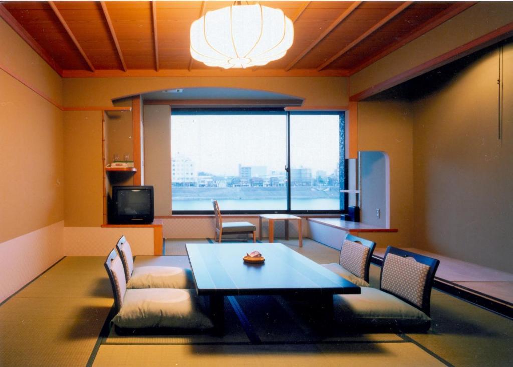 Shunjuan Hasshokaku Mizunowo Hotell Kakamigahara Rum bild